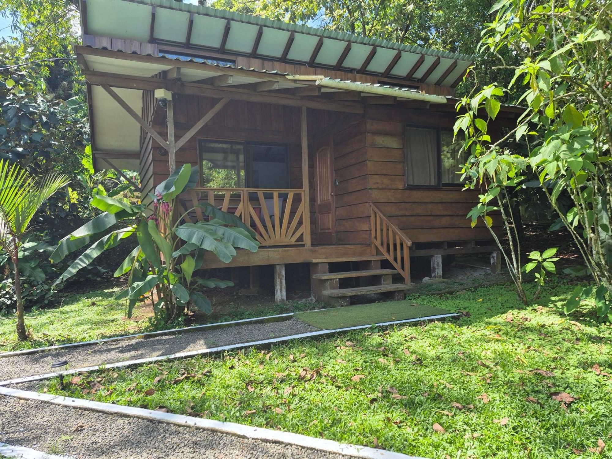 Centro Ananda Bed & Breakfast Guapiles Luaran gambar